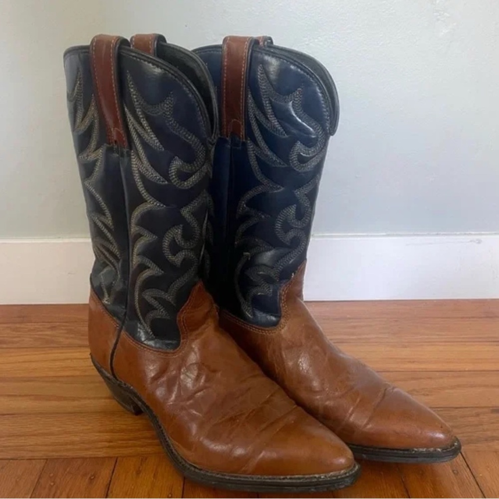 Various boots - Picture 2 of 4